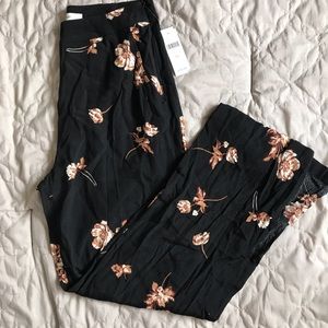 Anthropologie black floral print culotte pant